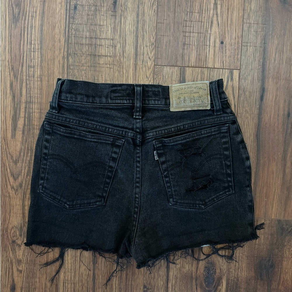 White tab Levi’s Black Denim Shorts